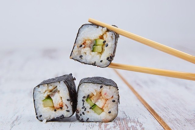Sushi s řasou
